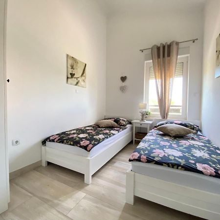 Villa Divina With Private Heated Pool بولا المظهر الخارجي الصورة